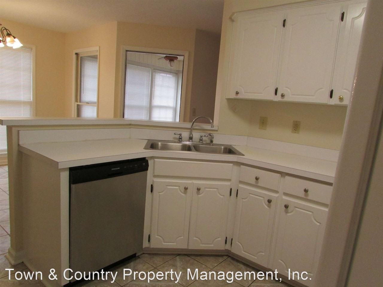 1125 Northlake Dr - Photo 3 of 43