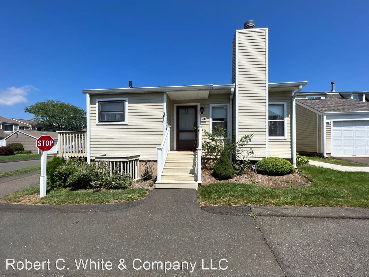 501 Emerson Dr - Photo 2 of 21