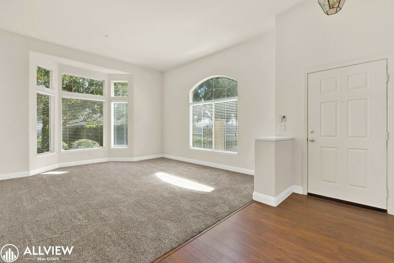 2103 View Crest Gln - Photo 3 of 43