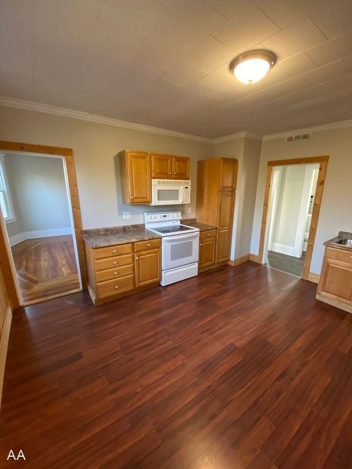 10-12 River Street - Photo 3 of 10