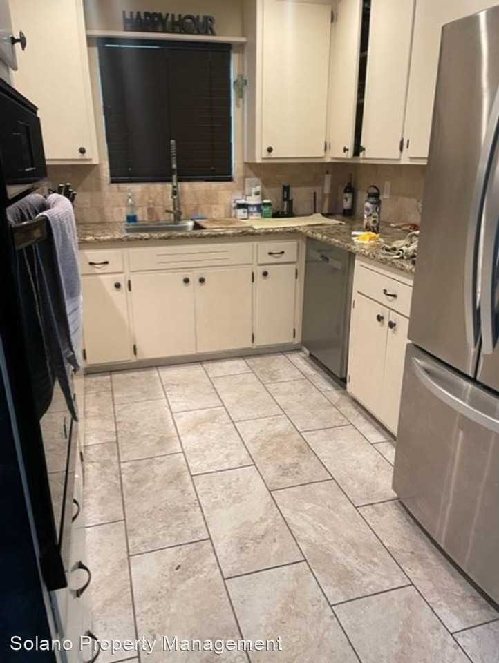 154 Coral Dr - Photo 3 of 12