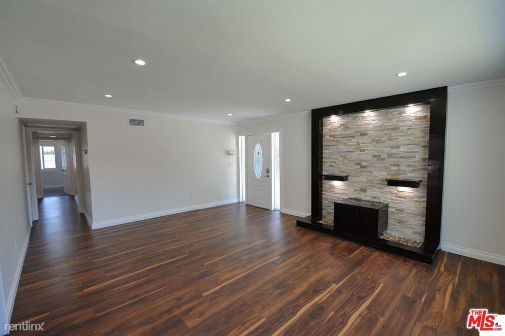 23701 Bessemer St - Photo 2 of 9