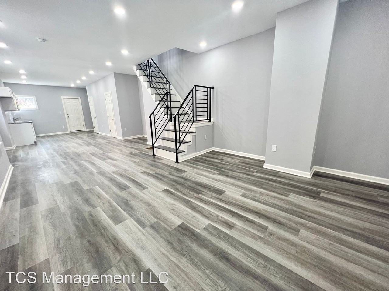 5532 Chancellor St - Photo 2 of 14