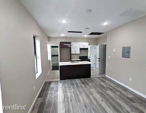 405 N 5th St - Photo 3 of 8