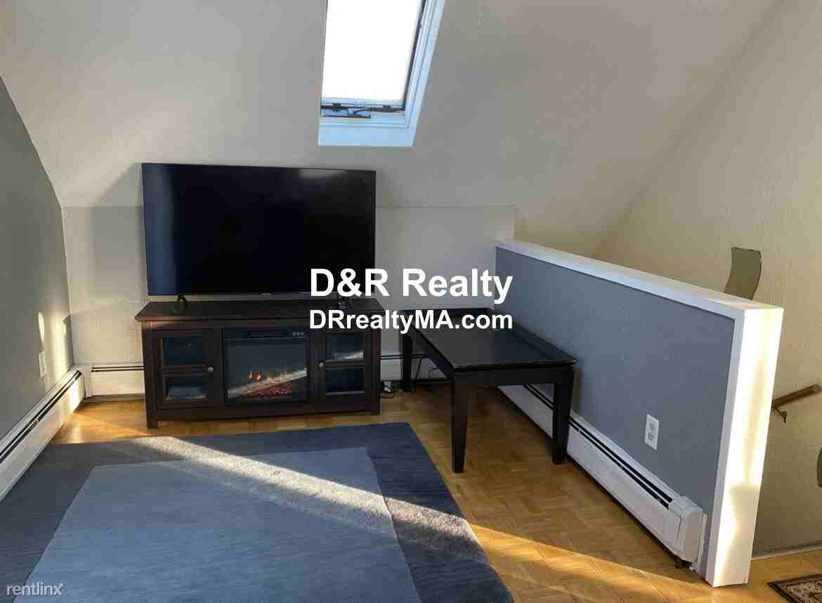 370 Main St #1 - Photo 2 of 15