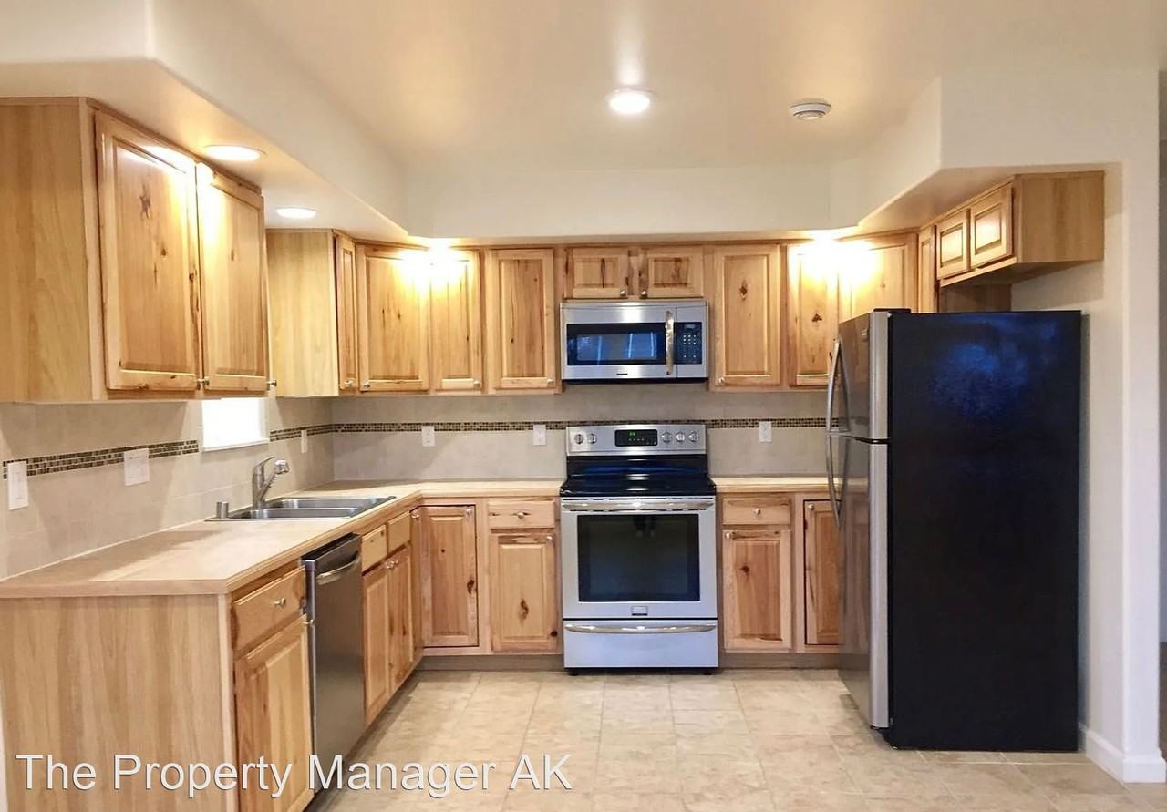 1553 Eielson St - Photo 2 of 17