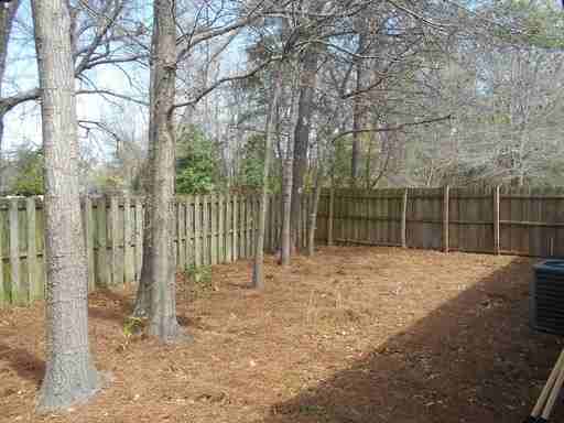 2450 Realm St - Photo 3 of 6