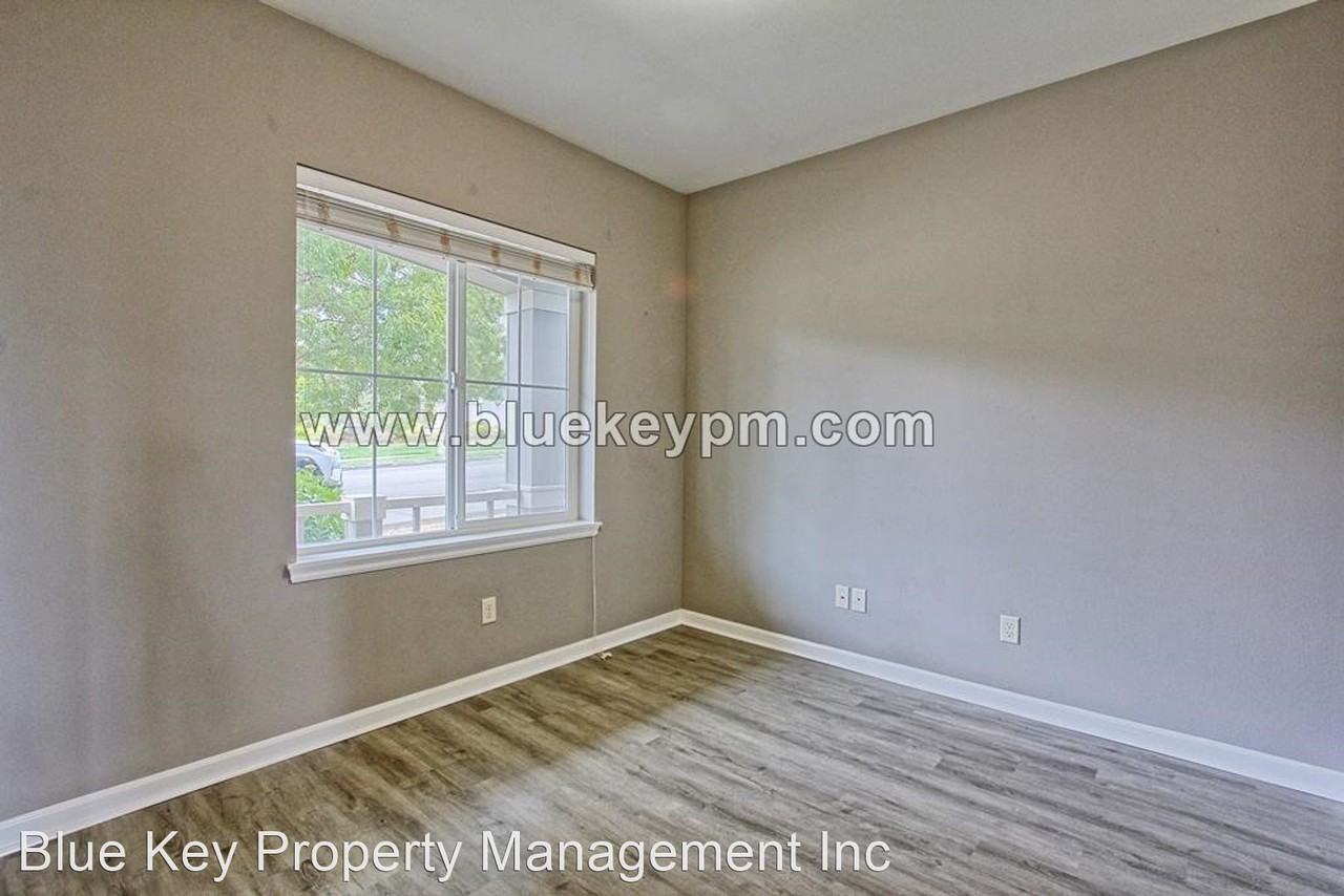 15716 Ne 23rd Ave - Photo 3 of 26