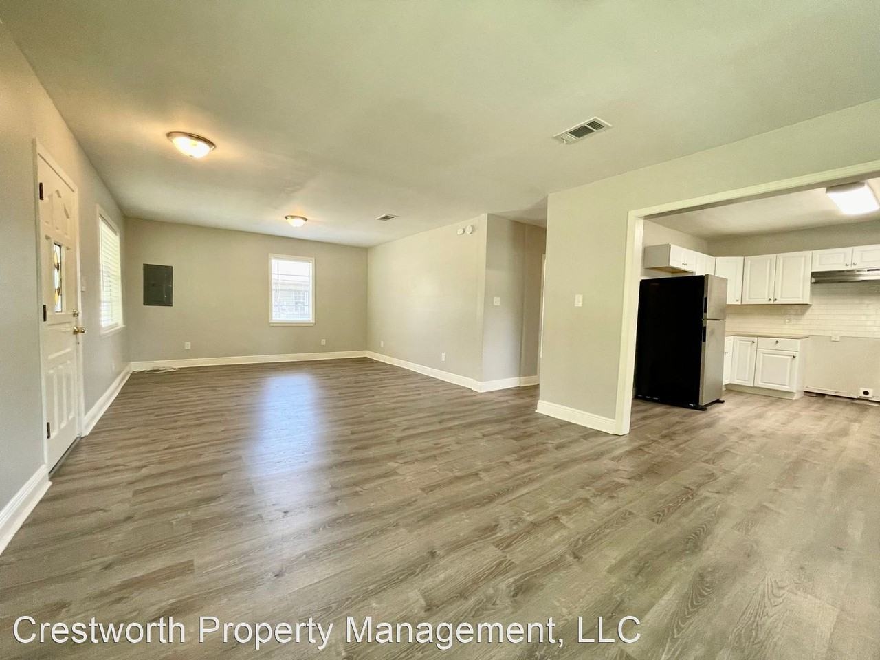 1753 Hovey Ave - Photo 3 of 13