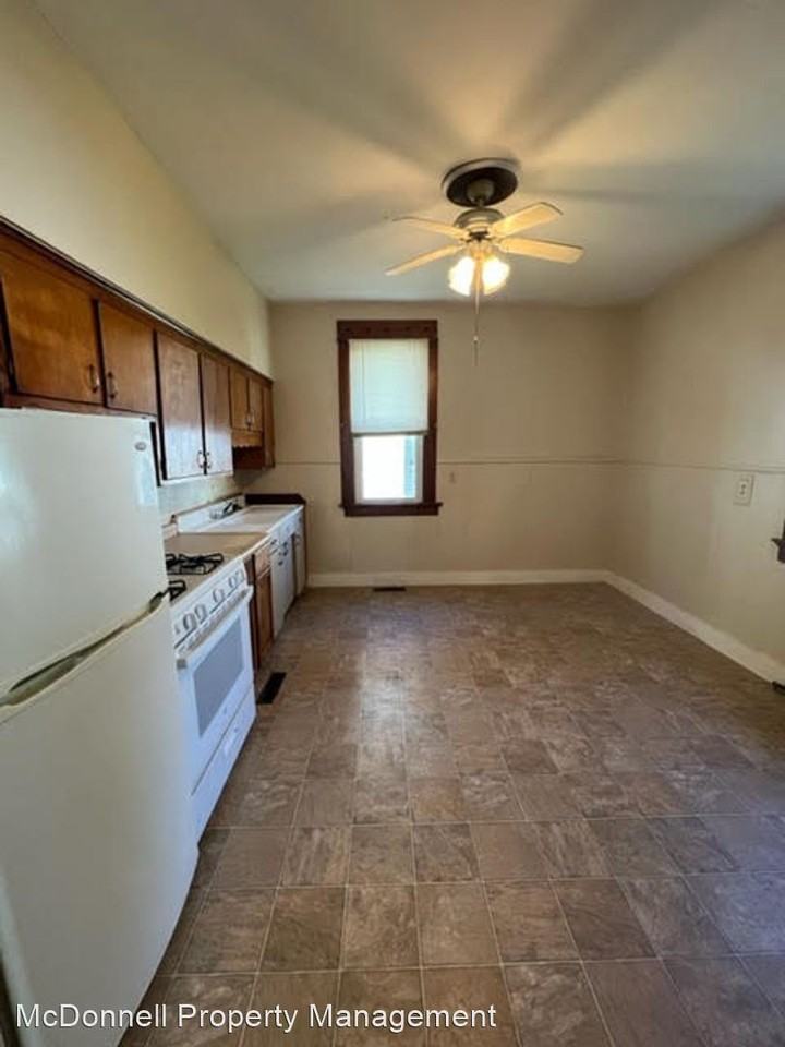 909 20th St. - Photo 2 of 8