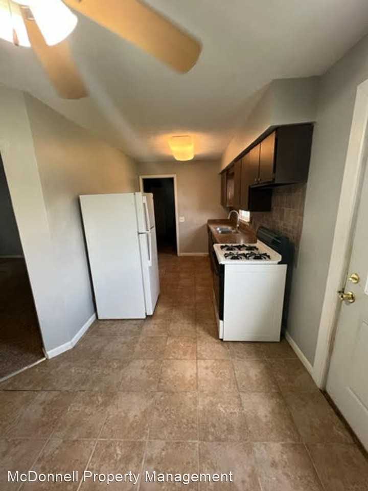 4716 11th Street A - Photo 3 of 7