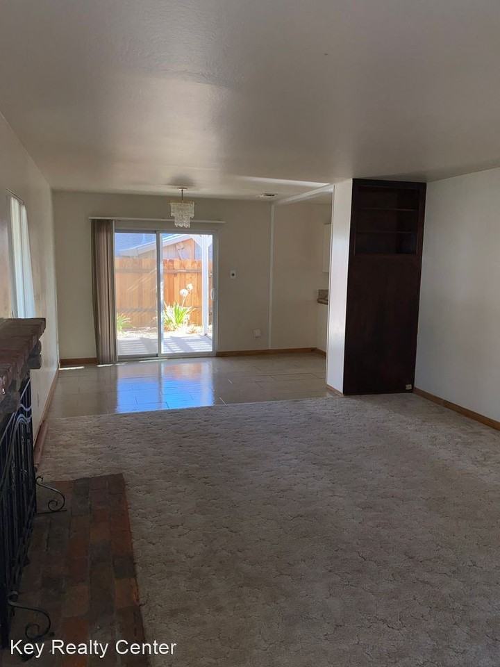 5725 La Field Dr - Photo 3 of 10