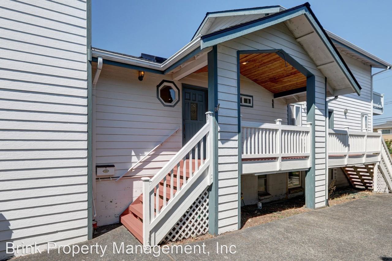 531 Maple St - Photo 2 of 22