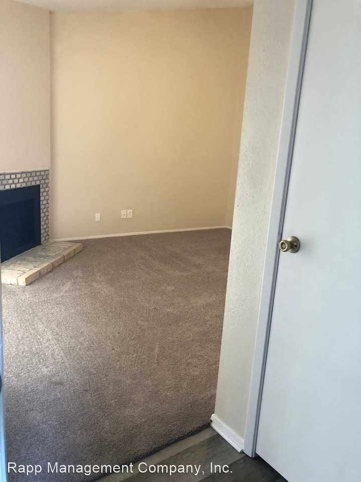 7084 N Holiday Dr - Photo 2 of 16