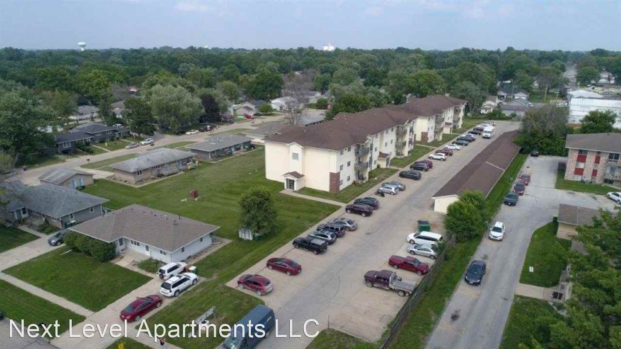 208 S J St - Photo 2 of 3