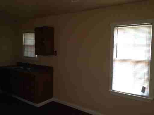 2422 22nd Pl - Photo 3 of 3