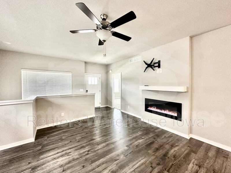 2310 Sw Plaza Pkwy - Photo 2 of 25