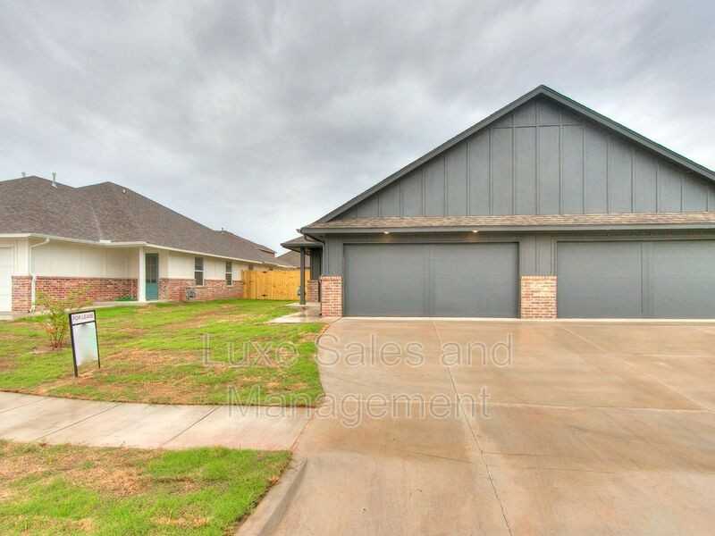 10526 Utica Dr - Photo 2 of 31