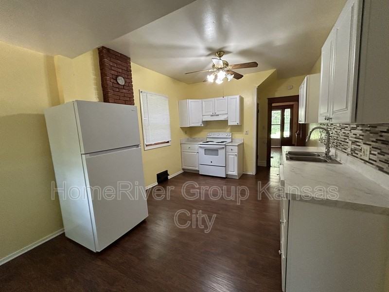 1602 S Evanston Ave - Photo 2 of 17