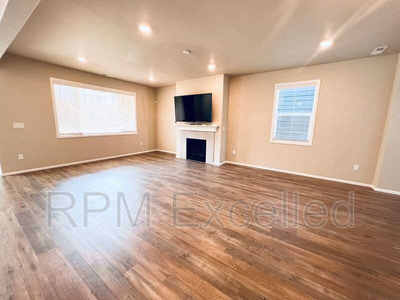 12732 192nd Pl E - Photo 6 of 40