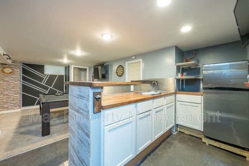 3517 62nd St - Photo 2 of 22