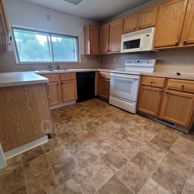 714 4 Mile Rd Nw - Photo 3 of 11