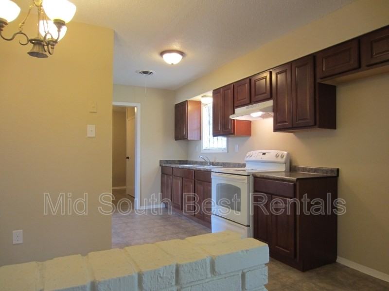 3738 Hillbrook Rd - Photo 3 of 8