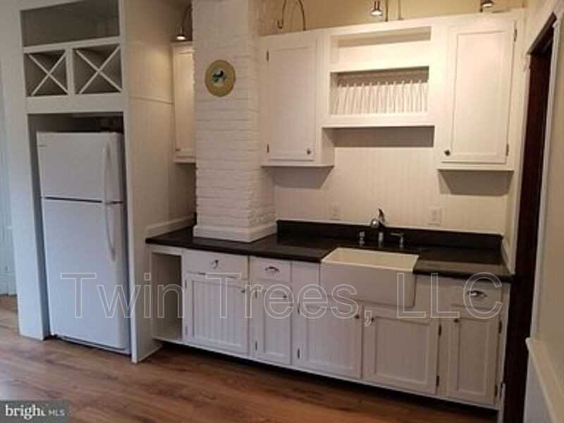 5752 Main St - Photo 3 of 11