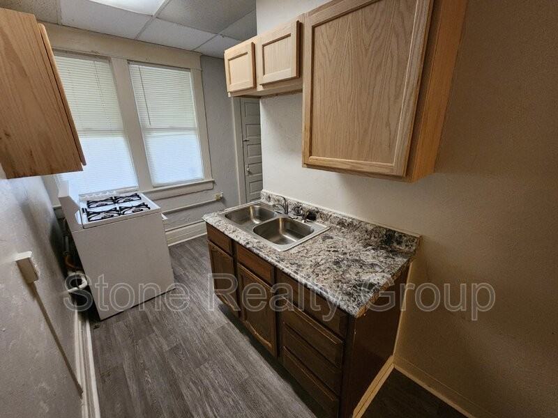 508 S 5th St - Photo 3 of 10