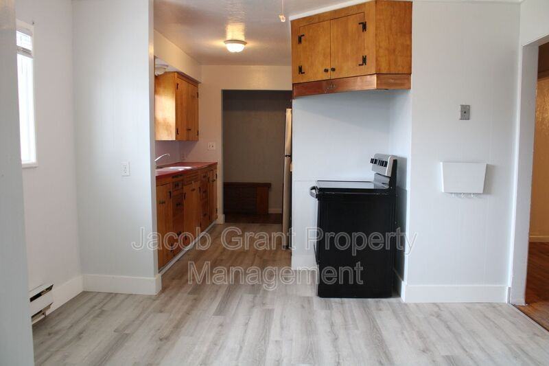 282 J St - Photo 3 of 26