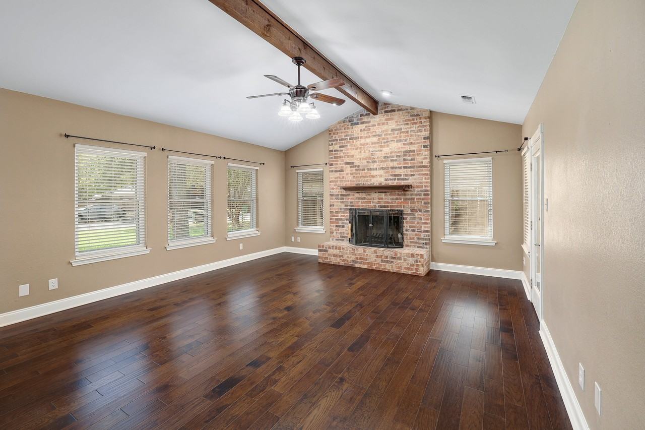 1724 Zimmerman Ln - Photo 3 of 31