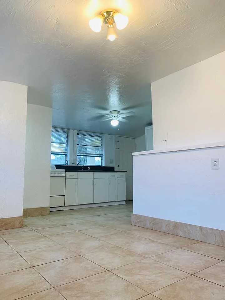 1101 N 58th Ave #4