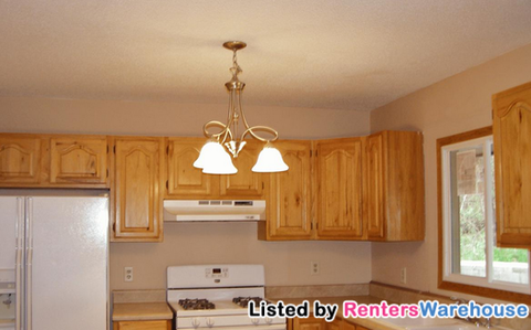 1480 Valley Dr - Photo 2 of 9