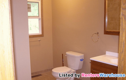 1480 Valley Dr - Photo 3 of 9