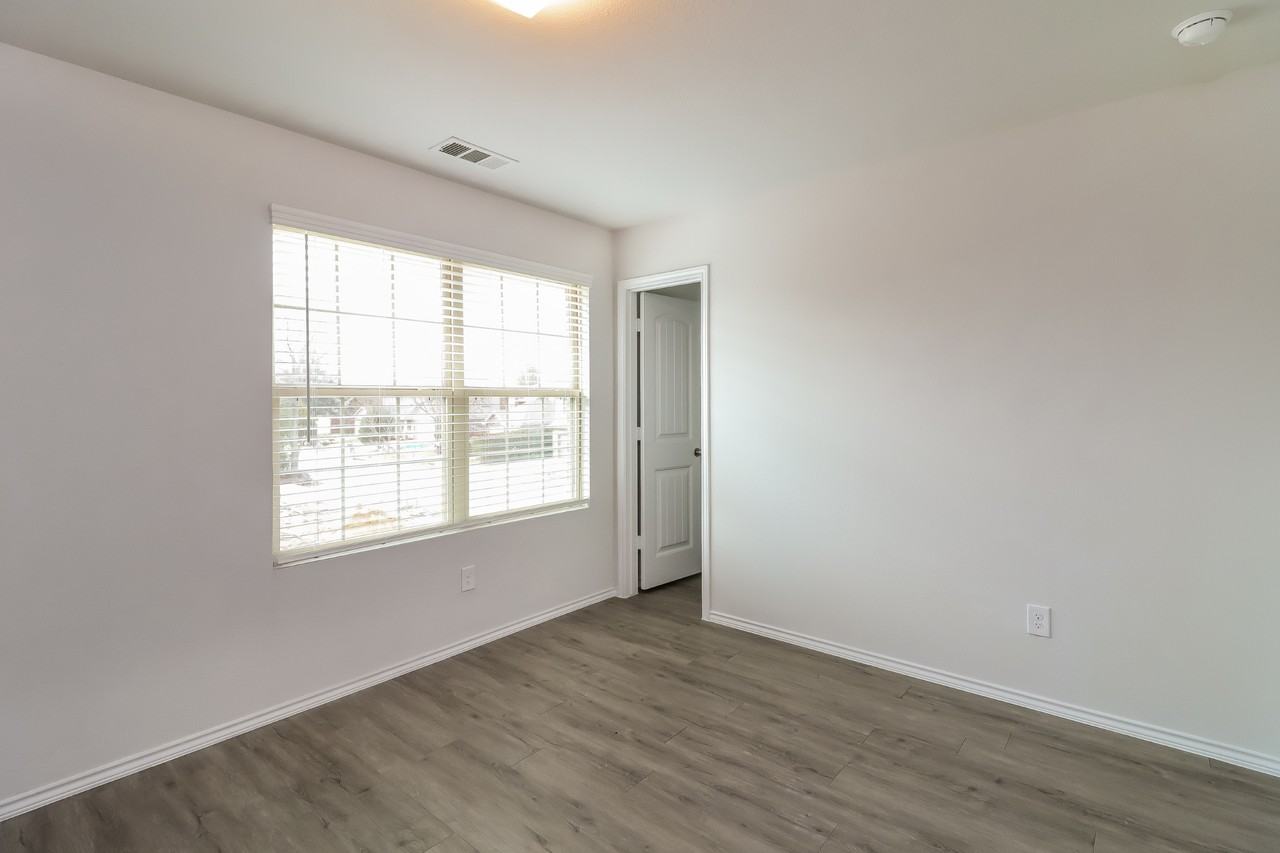 8308 Camellia Tree Ct - Photo 3 of 15