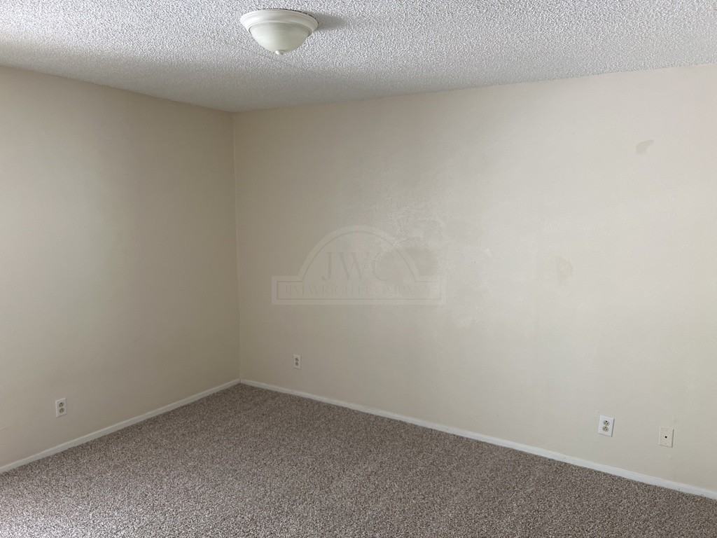 1209 Wales Dr - Photo 2 of 7