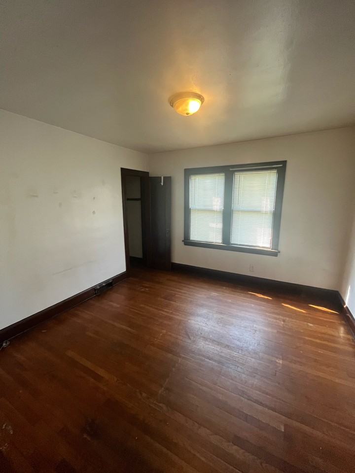 2840 3Rd St - Photo 3 of 6
