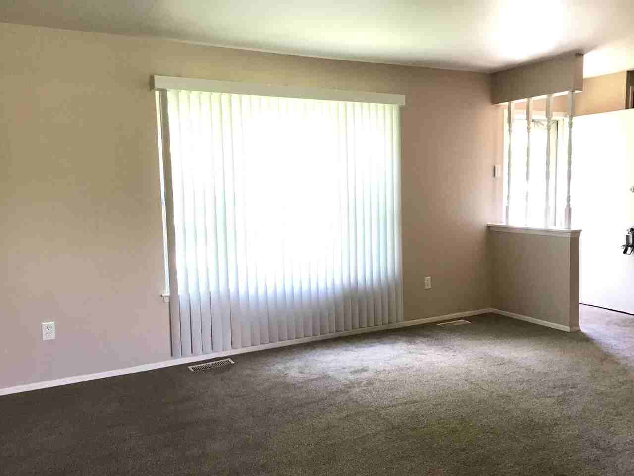 9226 Abbey Ln - Photo 4 of 13