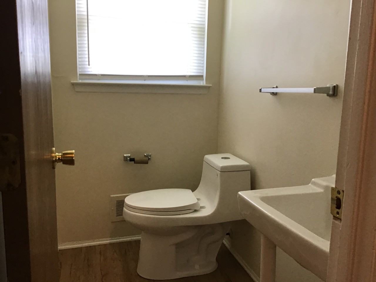 9226 Abbey Ln - Photo 7 of 13