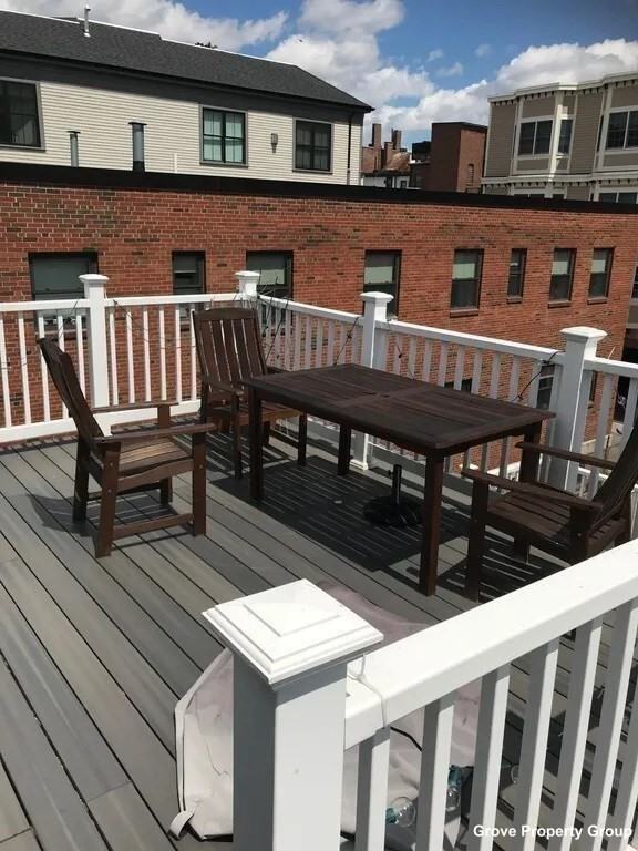 380 W 4th St #3 - Photo 2 of 11