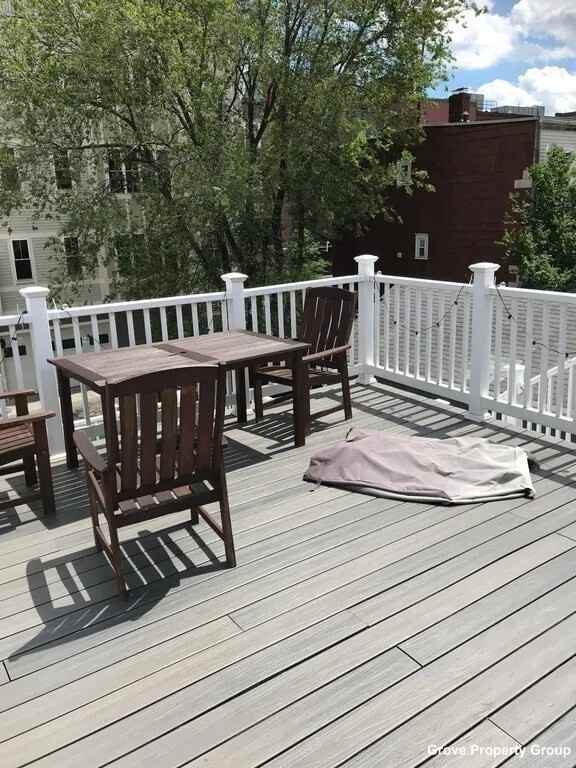 380 W 4th St #3 - Photo 3 of 11