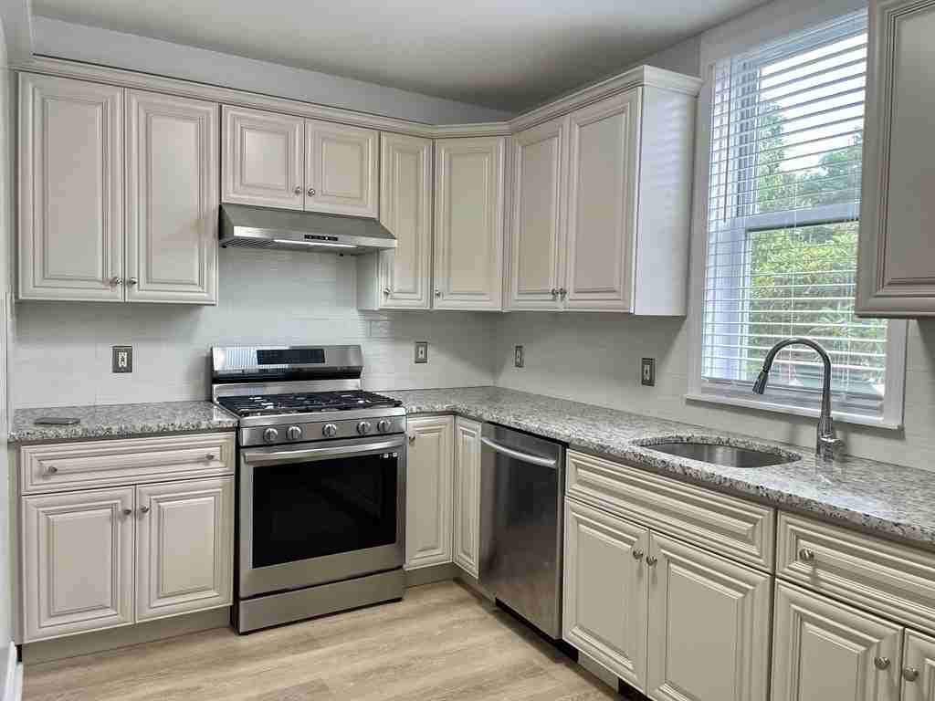 5 Canton Rd #1, Quincy, MA 02171