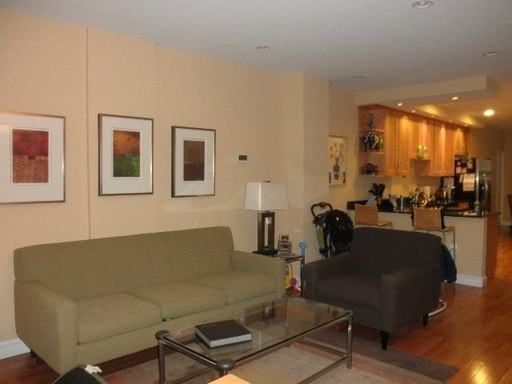 216 N Kenwood Ave - Photo 2 of 13