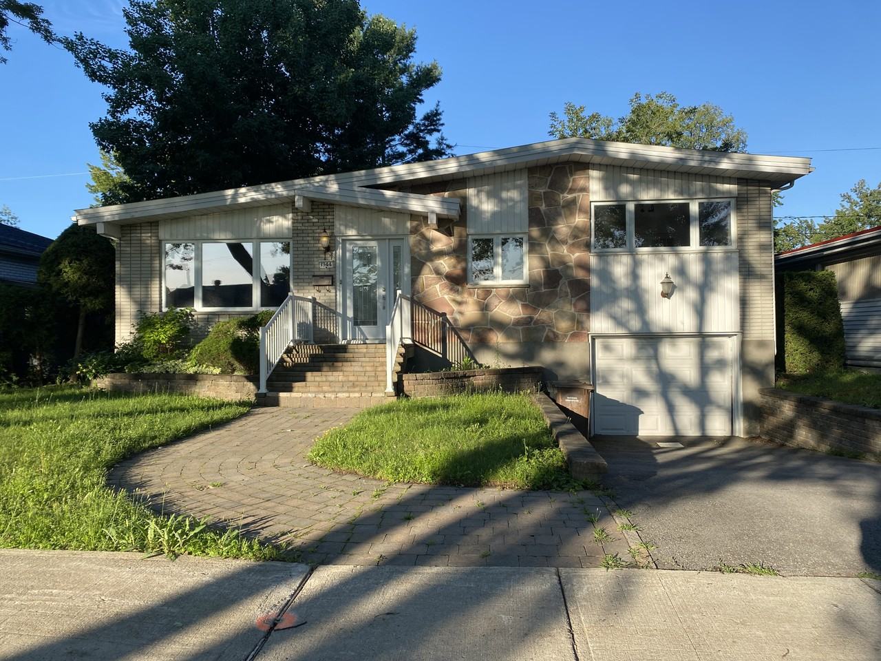 1944 Rue JeanDeslauriers Apartments in Chomedey, Laval, QC H7S 1G2