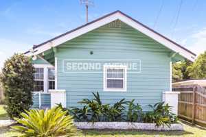 featured image of 524 E 60th St