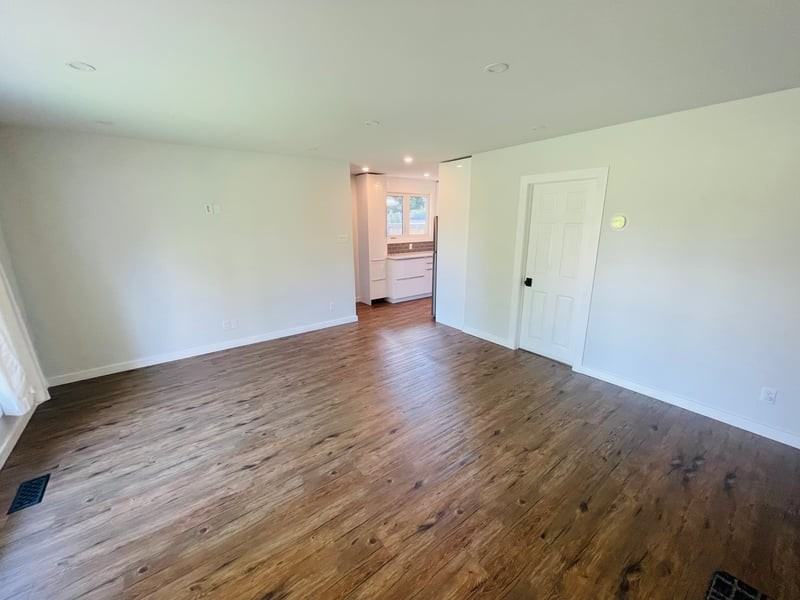 2518 Thorson Ave - Photo 2 of 13