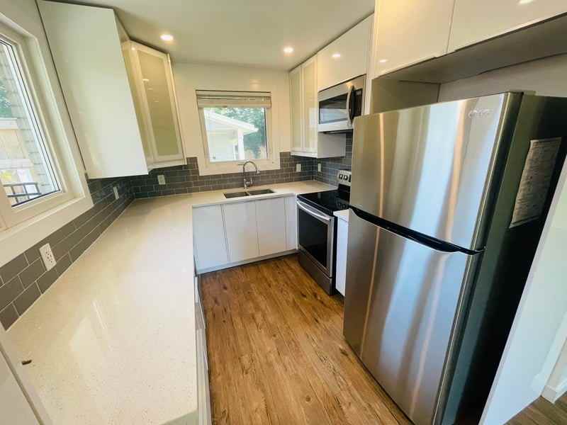 2518 Thorson Ave - Photo 3 of 13