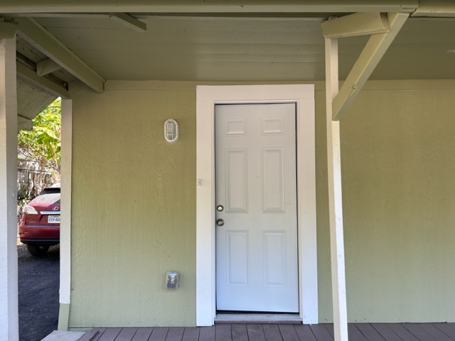 504 E 1st North St - Photo 2 of 12