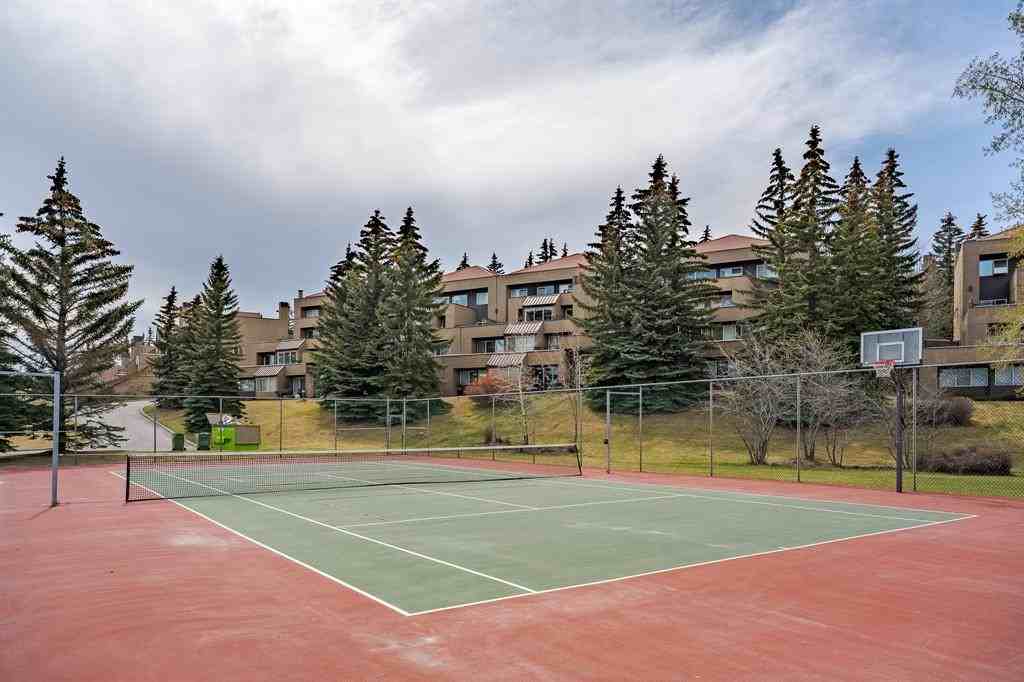 223 Village Terrace Southwest - Photo 3 of 18