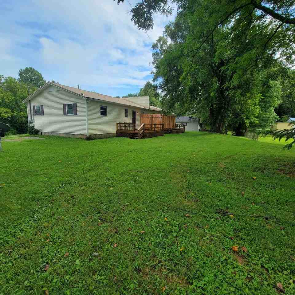 105 Knowles St #105 - Photo 2 of 14